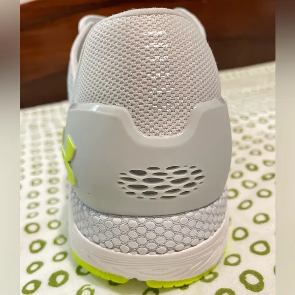 NEW Under Armor HOVR Sonic 4 Running Shoes Grey/White/Neon Green Men’s Size 12.