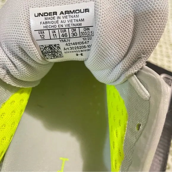 NEW Under Armor HOVR Sonic 4 Running Shoes Grey/White/Neon Green Men’s Size 12.