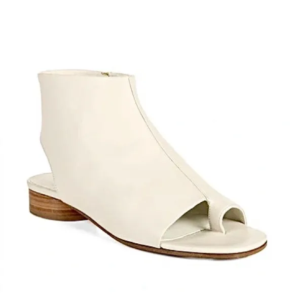 New Vince Women's All Genuine Leather Maro Toe Loop Sandal size 8.5 off white