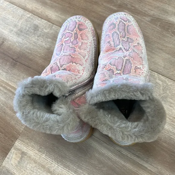 New Women’s Laidback London Setsu Crochet Weather Resistant Boots!🔥🔥🔥
