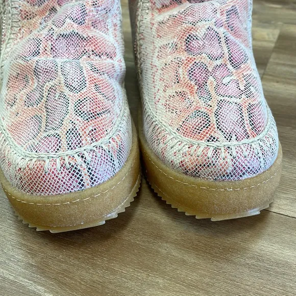 New Women’s Laidback London Setsu Crochet Weather Resistant Boots!🔥🔥🔥