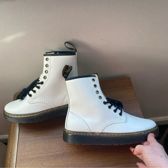 NEW Dr. Martens Zavala 1460  white leather 8 eyelet lace up combat boots 6