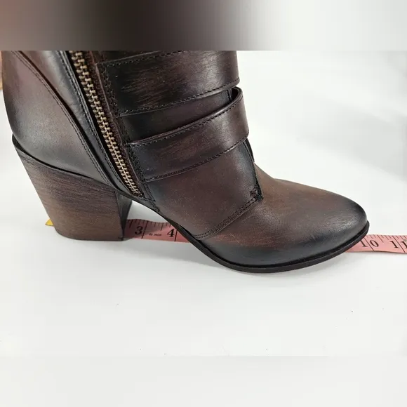 NIB Circle G by Corral Brown Western Ankle Multi Buckle Side Zip Boots 7.5 M