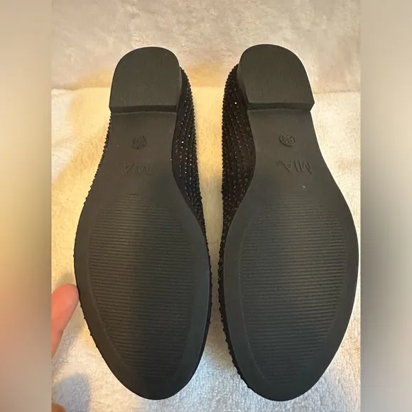 NIB- MIA- Bedazzle‎ flats- 8.5