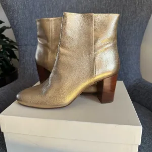 NIB Sezane Lea Boots Sz 41/9Gold Ankle Boots