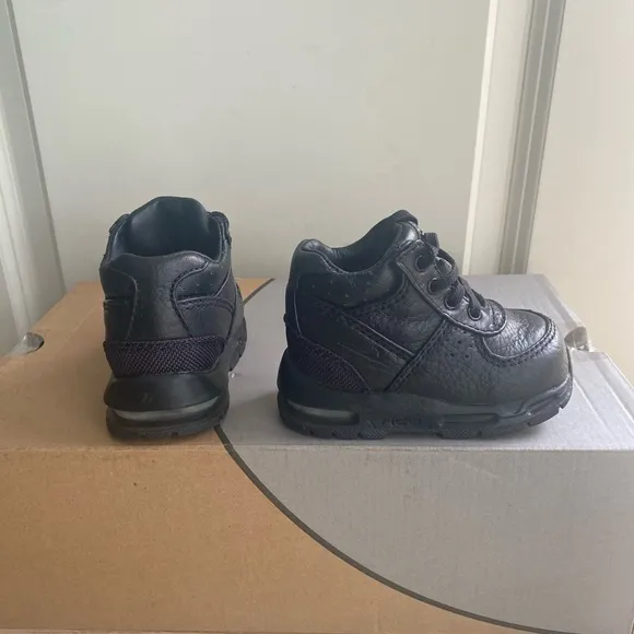 Nike ACG “Triple Black” Toddler Boots -Size 4C