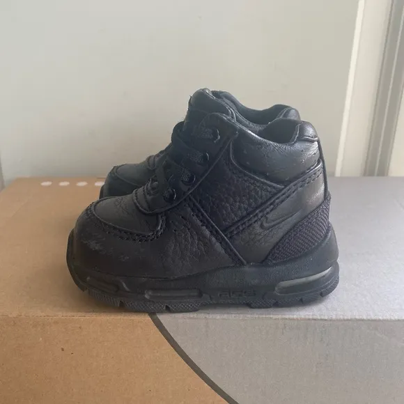 Nike ACG “Triple Black” Toddler Boots -Size 4C