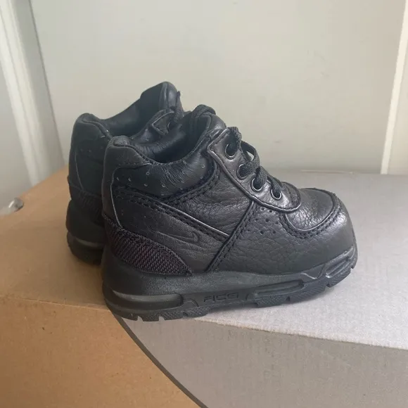 Nike ACG “Triple Black” Toddler Boots -Size 4C