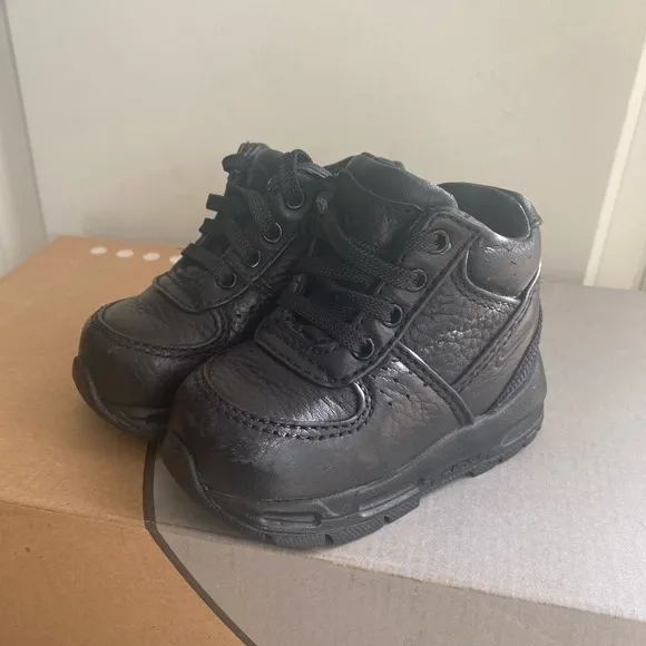 Nike ACG “Triple Black” Toddler Boots -Size 4C