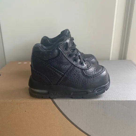 Nike ACG “Triple Black” Toddler Boots -Size 4C