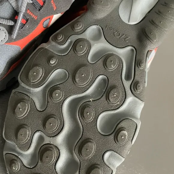 Nike AIR 270 REACT