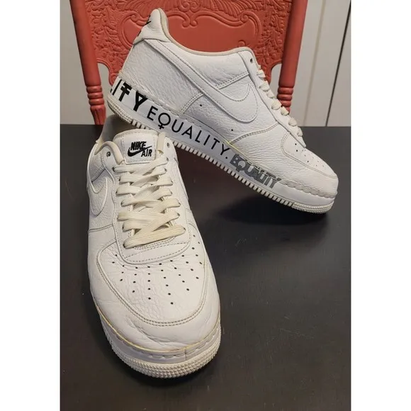 NIKE AIR FORCE 1 LOW CMFT &quot;EQUALITY&quot; WHITE &amp; BLACK SIZE 12 AQ2118-100 Equality