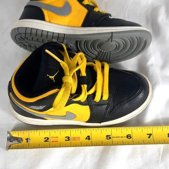 Nike Air Jordan 1 Black Yellow Toddler Shoes Size 9C US Leather 364773-050  2012