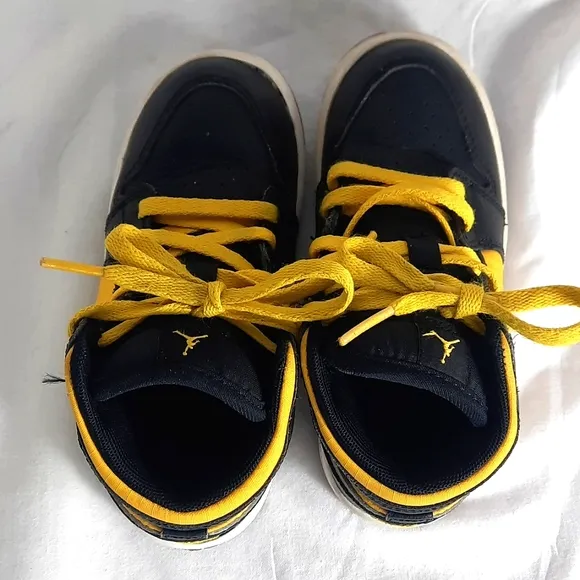 Nike Air Jordan 1 Black Yellow Toddler Shoes Size 9C US Leather 364773-050  2012