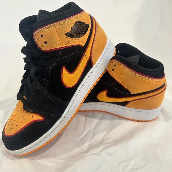Nike Air Jordan 1 Mid Se