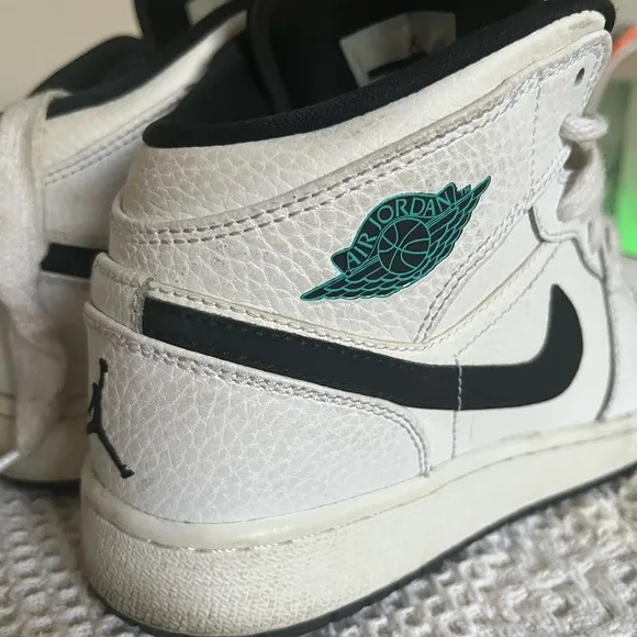 Nike Air Jordan Kids Snickers- White and Black