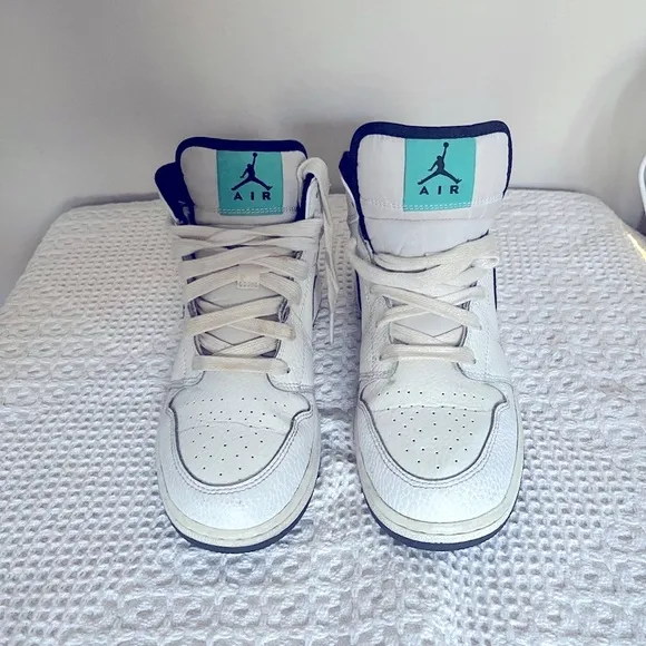 Nike Air Jordan Kids Snickers- White and Black