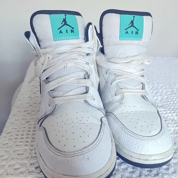Nike Air Jordan Kids Snickers- White and Black