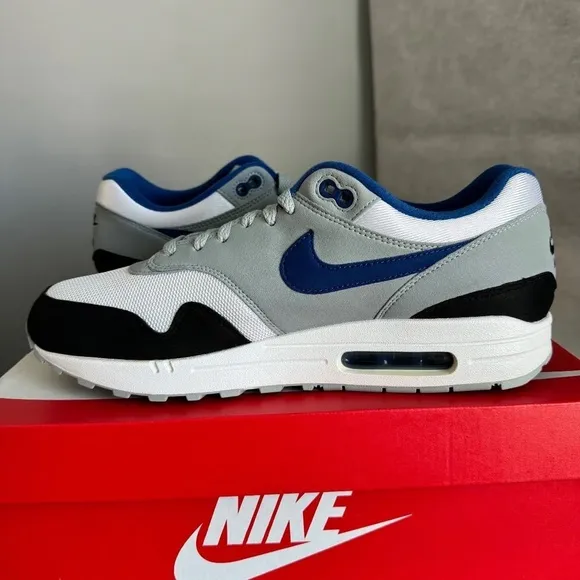 Nike Air Max 1 (Mens sz 10.5)