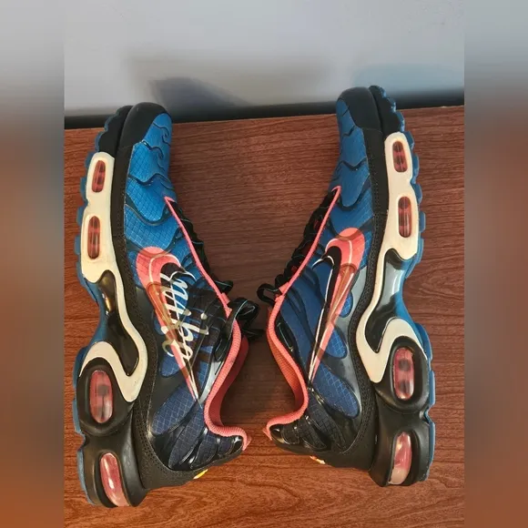 Nike AIR Max Plus Time Capsule Sneakers with Air Max Cushioning Size 10 EUC