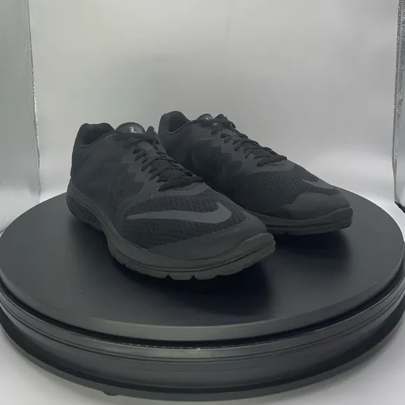 NIKE FS Lite Run 3