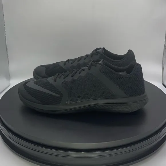 NIKE FS Lite Run 3