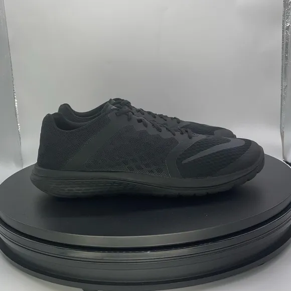 NIKE FS Lite Run 3