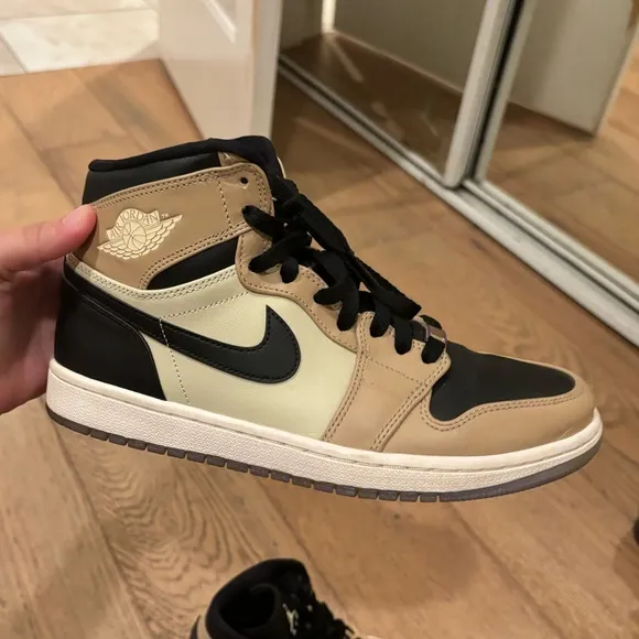 Nike Jordan 1 Retro High Black Mushroom (Women’s)