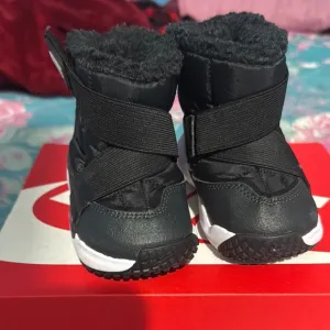 Nike Kids Black Winter Boots