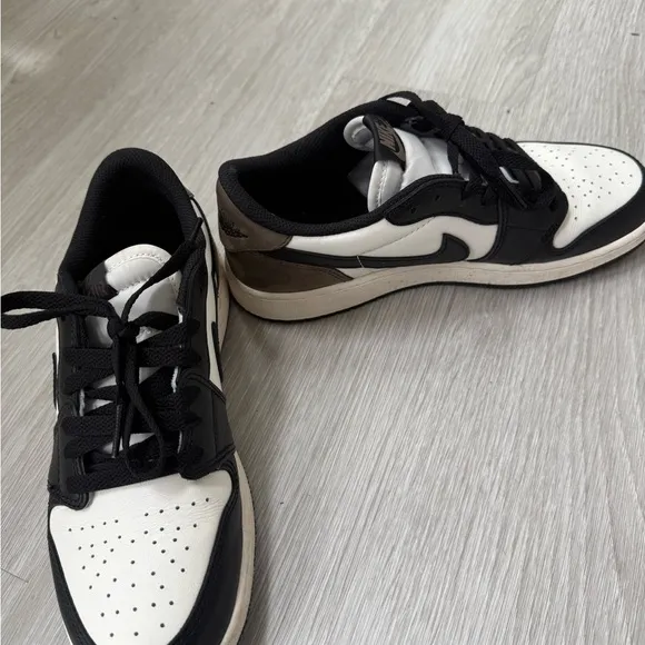 Nike Kids Shoes Black and White
