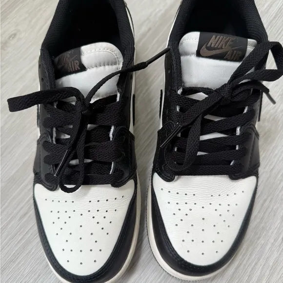 Nike Kids Shoes Black and White