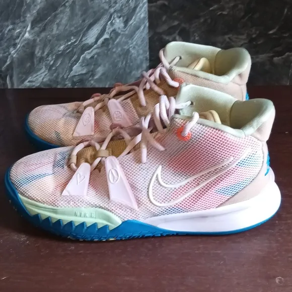 Nike Kyrie 7Y GS '1 World 1 People - Regal Pink' CT4080-600 Kids Shoes