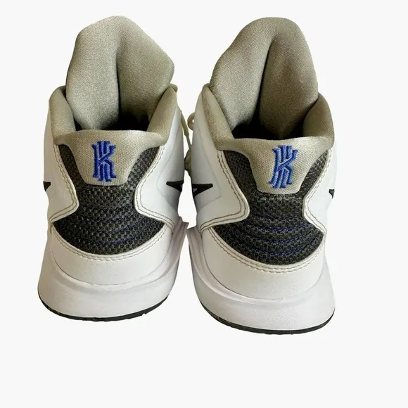 Nike Kyrie Infinity Basketball Shoes sz. US Boys 6 Yr.‎ Old White DD0334-102