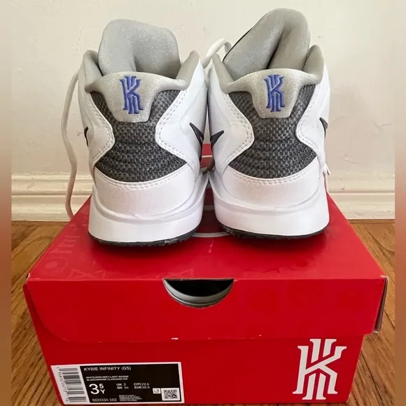 Nike Kyrie Infinity GS Youth Basketball Shoes White/Light Marine size 3.5