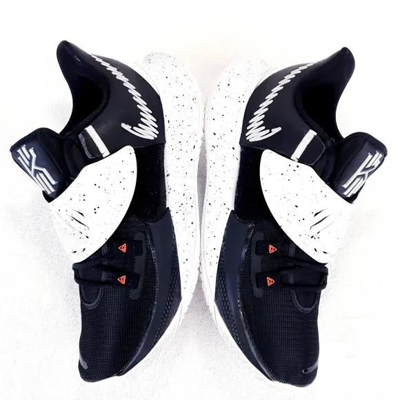 NIKE KYRIE LOW 3 TB BASKETBALL SHOES