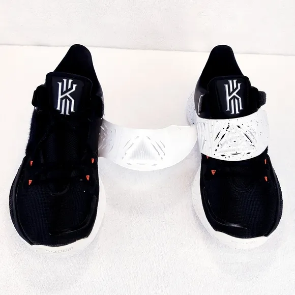 NIKE KYRIE LOW 3 TB BASKETBALL SHOES
