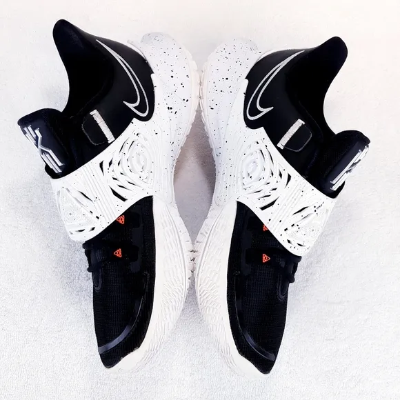 NIKE KYRIE LOW 3 TB BASKETBALL SHOES