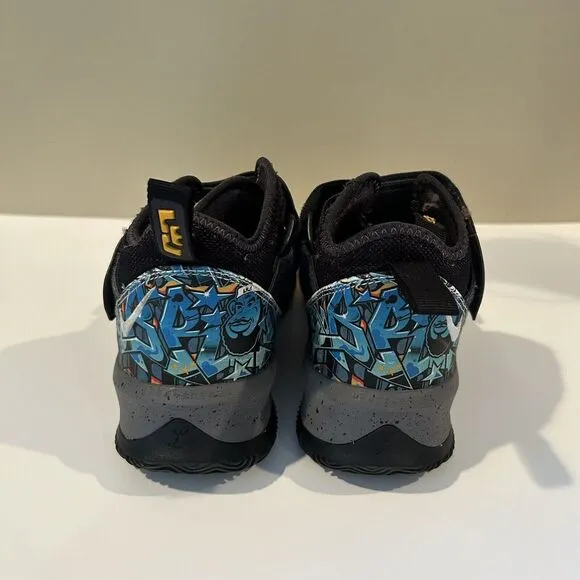 Nike LeBron Soldier 13 Boys 4Y Basketball Shoes Black Graffiti Blue Strap King‎