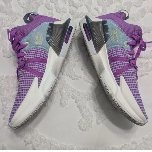 Nike LeBron Witness 7 Men’s Basketball Shoes – Fuchsia Dream – Size 9.5