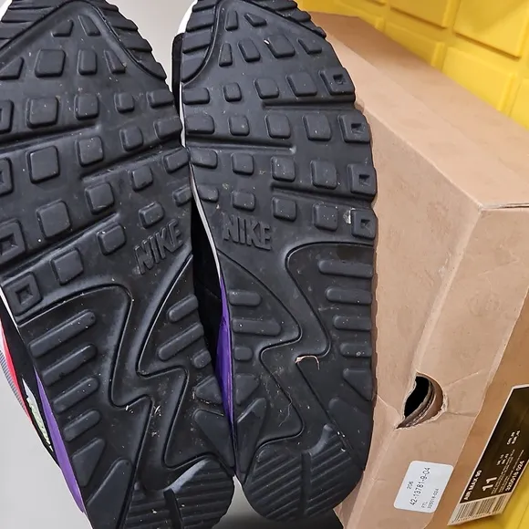 Nike MENS SZ 11  Air Max Shoes - Gray and Purple Used. Comes With Box