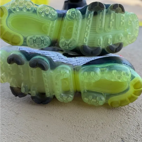 Nike Men's Vapormax Size 8 Shoes - White and Neon Green