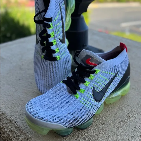 Nike Men's Vapormax Size 8 Shoes - White and Neon Green