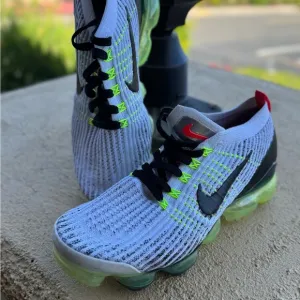 Nike Men's Vapormax Size 8 Shoes - White and Neon Green