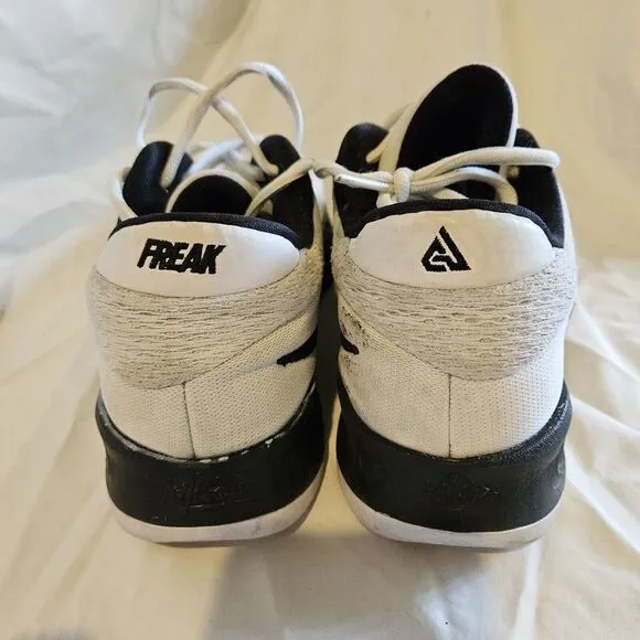 Nike Mens Zoom Freak 4 TB DO9679-100 White/Black Basketball Shoes Men's Size 8