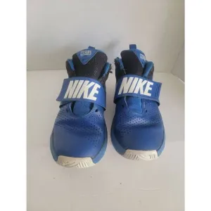 Nike Team Hustle D8 Big Boy's Blue Basketball Athletic Shoes Size 10.5