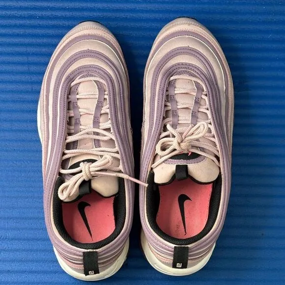 Nike Women's Athletic Shoes - Pink and Black