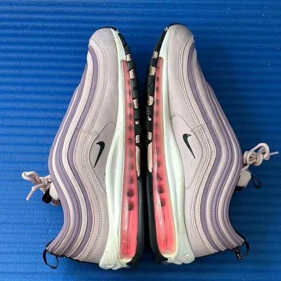 Nike Women's Athletic Shoes - Pink and Black