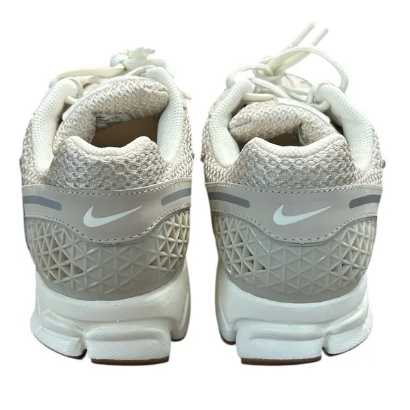 Nike Women’s Size 11.5 Zoom Vomero 5 Orewood BRN/SAIL Men’s 10