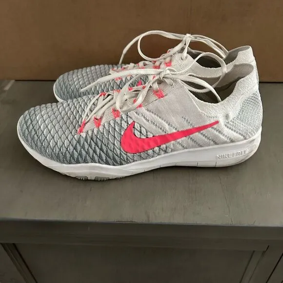 Nike training athletic shoes 9