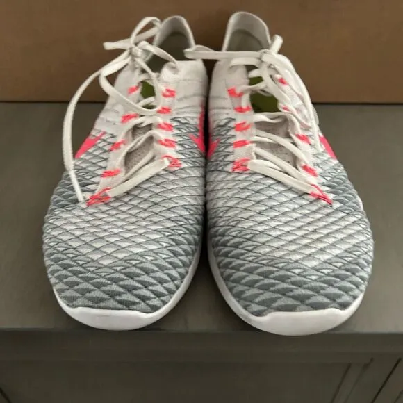 Nike training athletic shoes 9